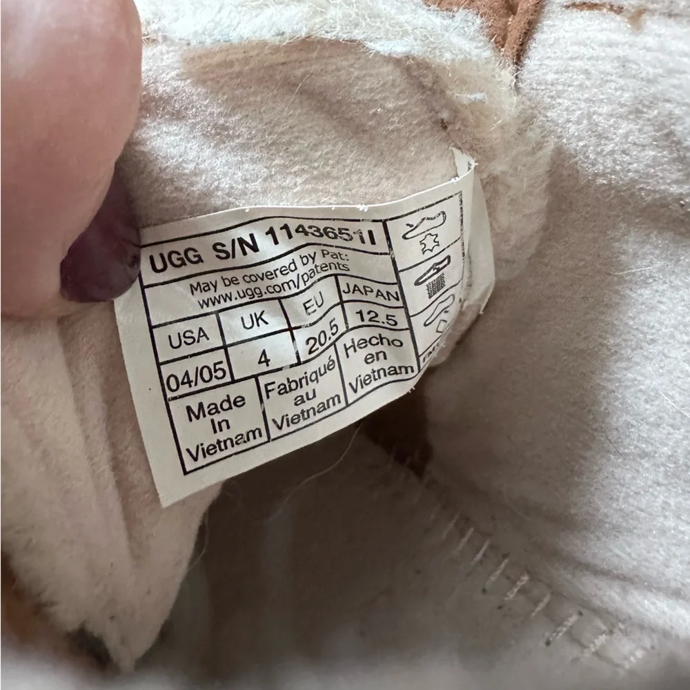 UGG Rennon Boots Todder Size 4/5: EXCELLENT CONDITION!